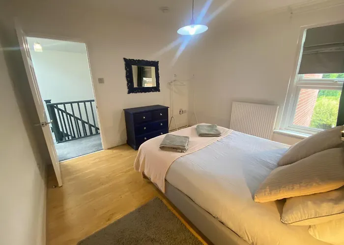 Fabulous Cottage In The Heart Of The New Forest - Great For Families And Groups, Sleeps 9