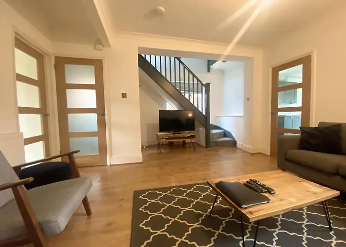 Fabulous Cottage In The Heart Of The New Forest - Great For Families And Groups, Sleeps 9